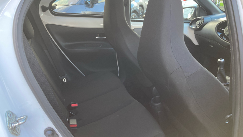 Toyota Aygo X 1.0 VVT-i Edge 5dr Petrol Hatchback